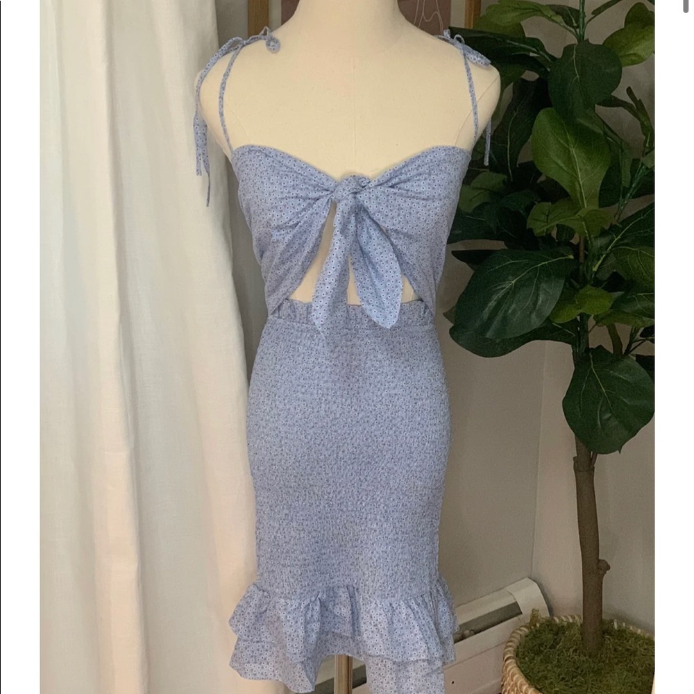 RUFFLE FRONT-TIE MINI DRESS BLUE